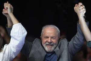 Brasilian uusi presidentti Lula vannoo virkavalan