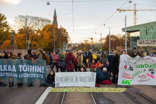 Elokapina aikoo pysäyttää liikenteen Helsingissä perjantaina