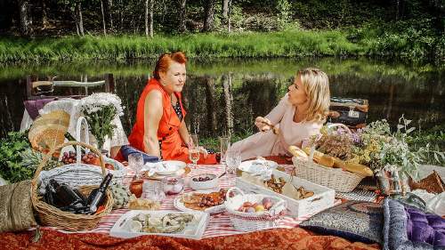 Merkkien salat: Symboleiden pitopöytä