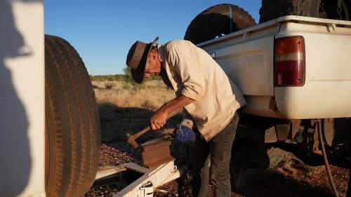 Outback Crystal Hunters