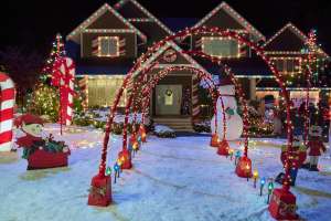 The Christmas House 2: Deck Those Halls